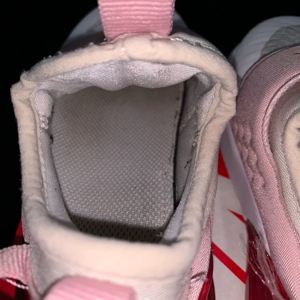Nike Air Max 270 Extreme in White and Pink - Picture 3 of 5